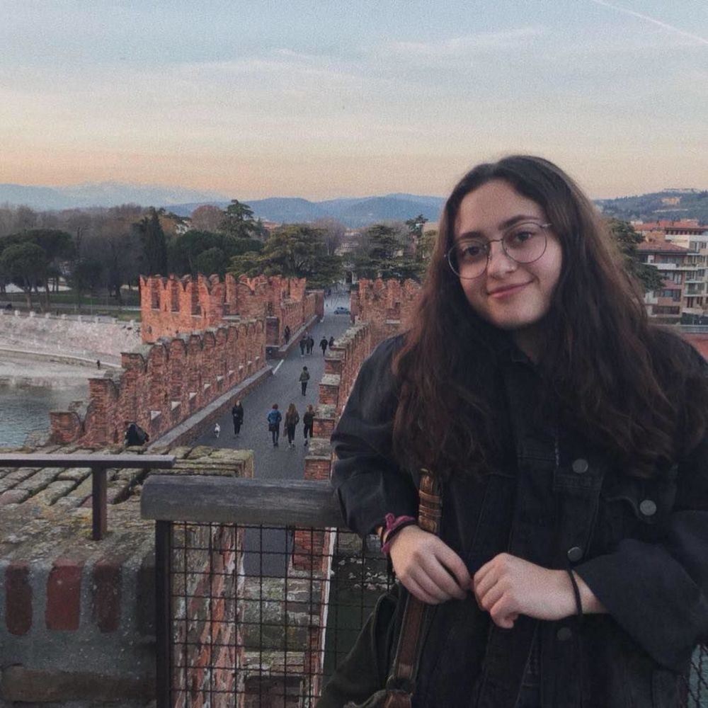 Meet your Posher, Adrianna